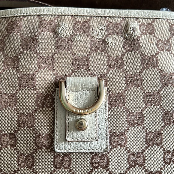 Authentic GUCCI Abbey Shoulder Tote Bag GG
Canvas Leather Brown gold trim rings - Picture 5 of 17